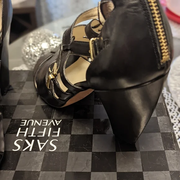 Saks Fifth Avenue Sandal - Picture 7 of 11